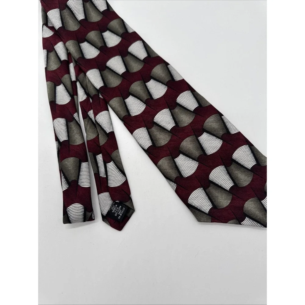 Ziggurat beautiful tie